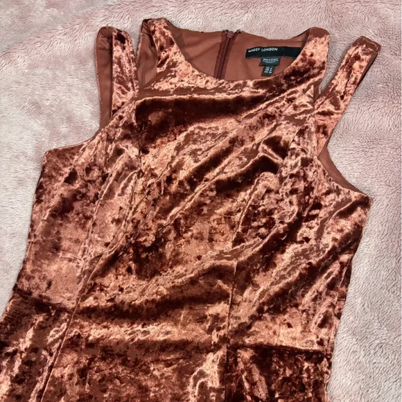 Maggy London Burnt Red Crushed Velvet Cold Open Shoulder Dress Sz 4 - Picture 6 of 14